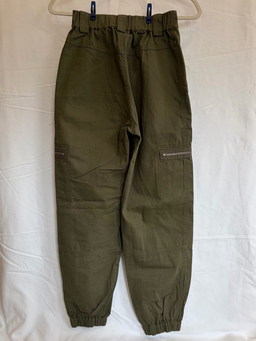 Aritzia TNA Cargo Jogger Pants - Picture 4 of 4